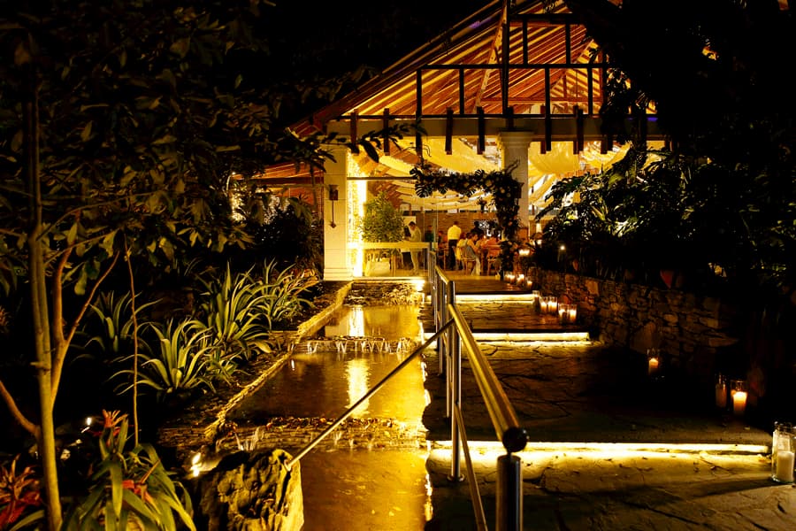 fachada-salon-para-eventos-en-medellin-1